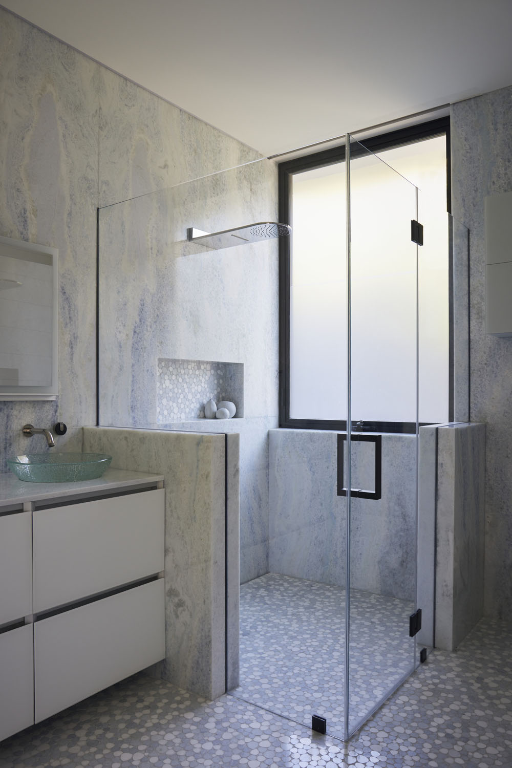 Photo of construction by Ronald Webb Builder.